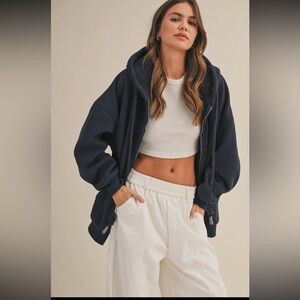 🆕🤍BURGUNDY (not navy) DANA LONG ZIP UP